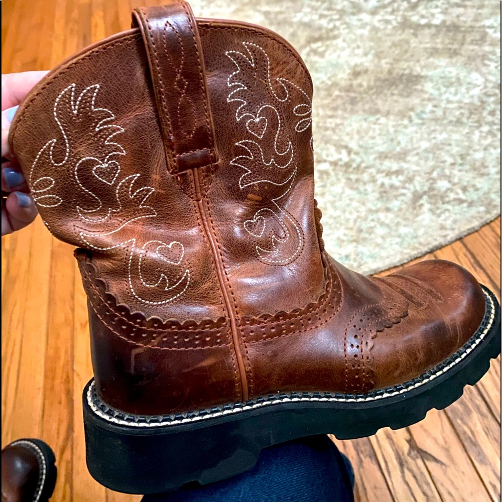 Ariat boots women’s 8.5B